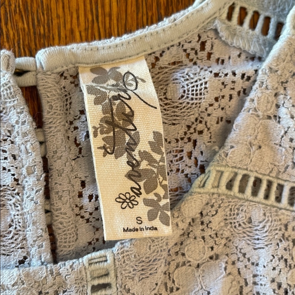 Aventura ribbed embroidered tank - Picture 3 of 6
